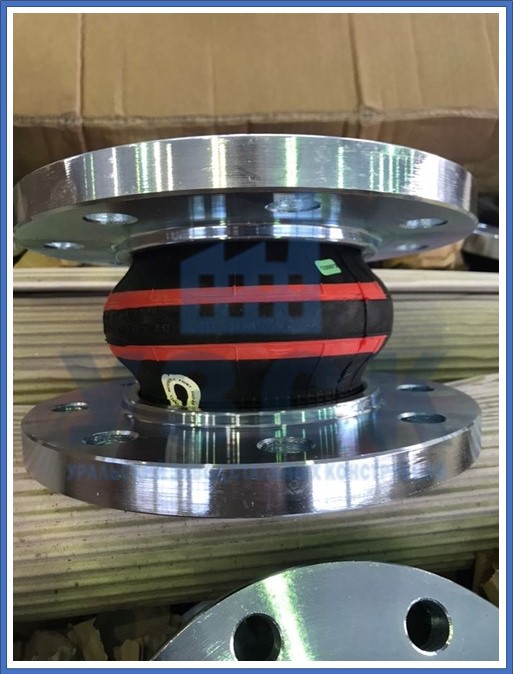 компенсатор резиновый фланцевый в Черкесске